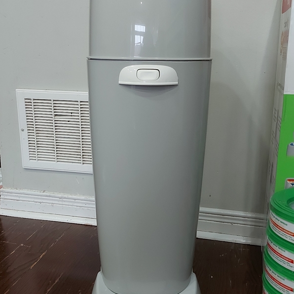 Diaper pail and refills - Picture 3 of 6